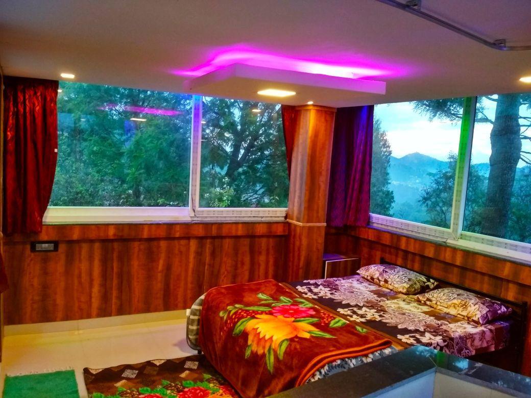Myspace Holiday Inn ウーティ エクステリア 写真