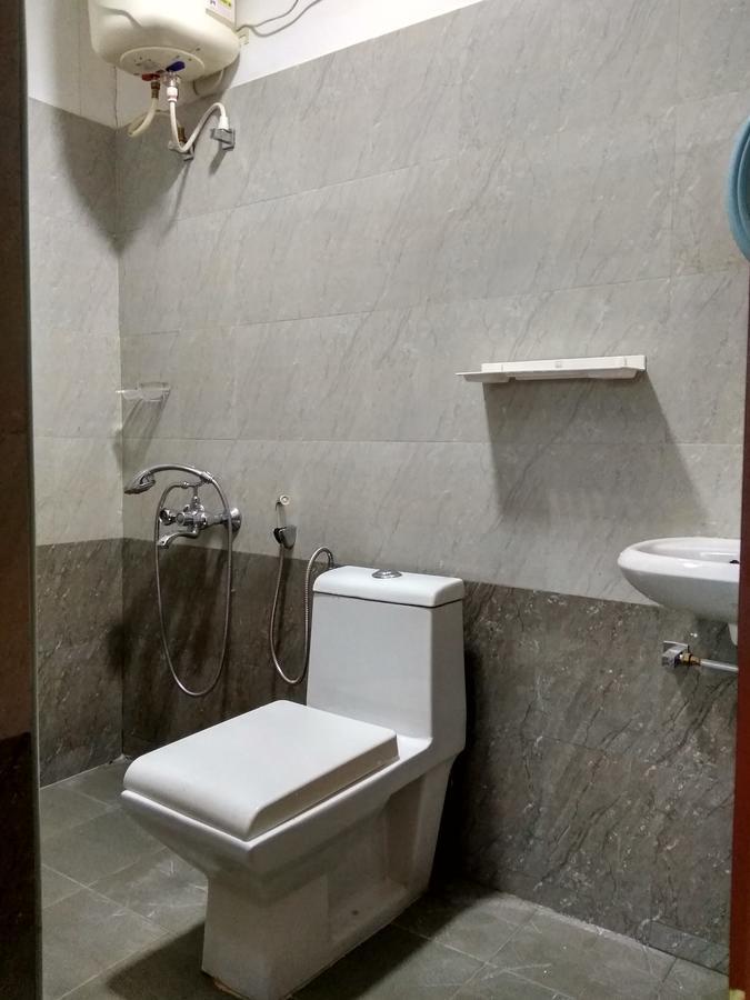 Myspace Holiday Inn ウーティ エクステリア 写真