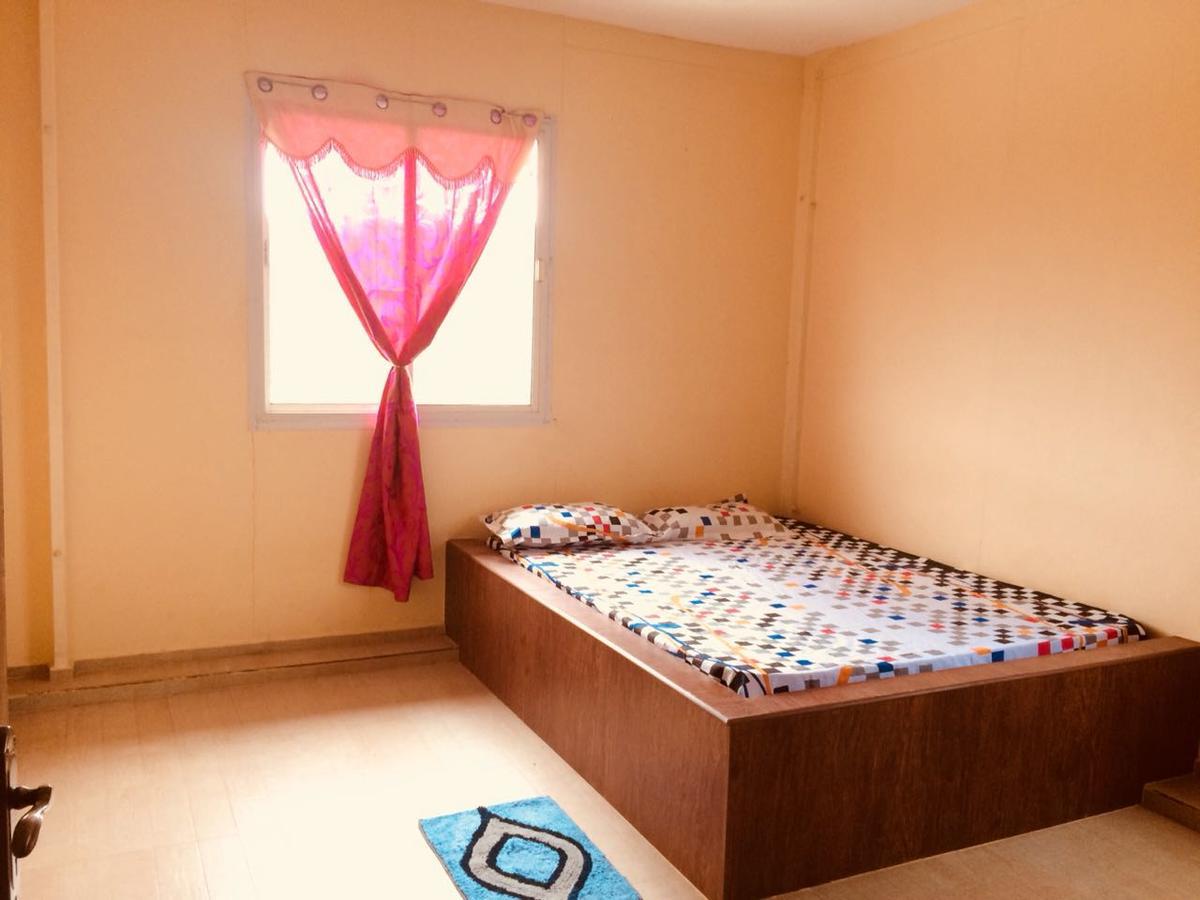 Myspace Holiday Inn ウーティ エクステリア 写真